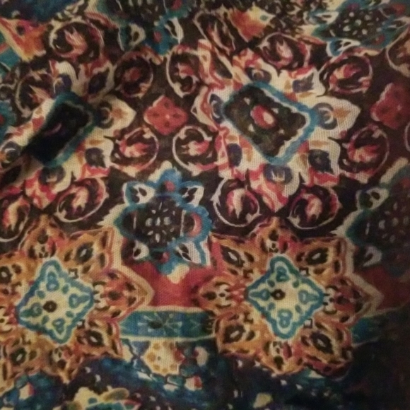 TWO Lightweight Scarves - Picture 3 of 3